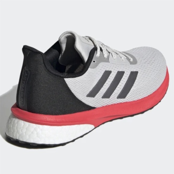Adidas Women’s Astrarun - NWT - Picture 3 of 9